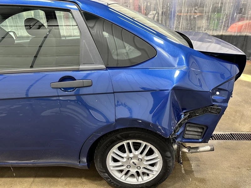 2009 Ford Focus 2nd Gen - Image 10 of 12