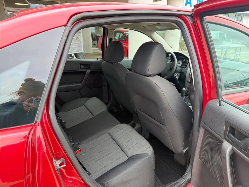 2009 Ford Focus 2nd Gen - Image 9 of 15