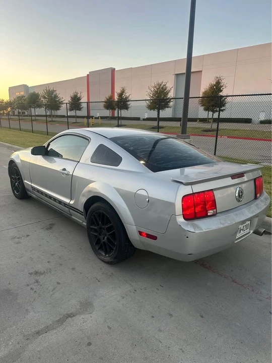 2009 Ford S197 Mustang - Image 2 of 2