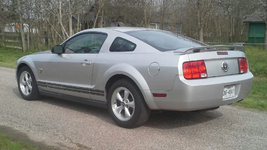 2009 Ford S197 Mustang - Image 2 of 11