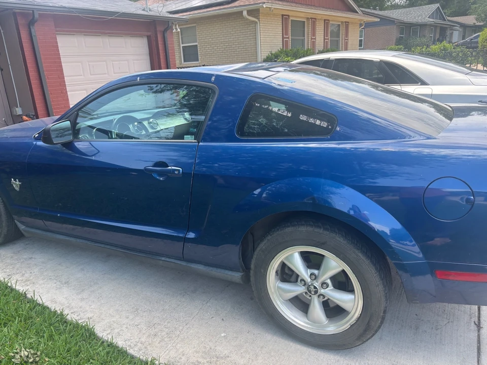 2009 Ford S197 Mustang - Image 8 of 28