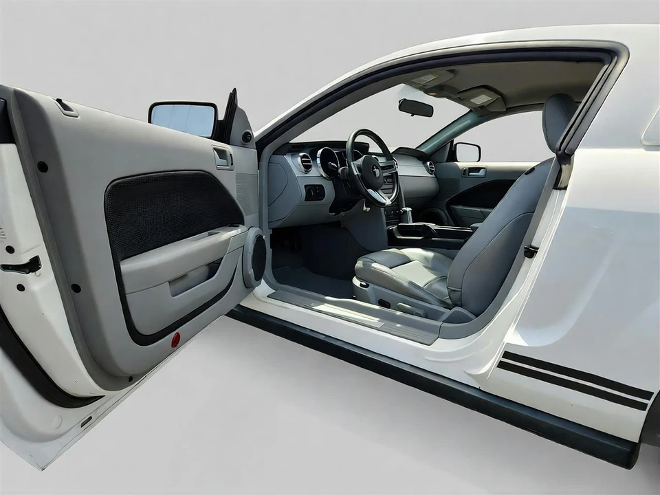 2009 Ford S197 Mustang - Image 8 of 29