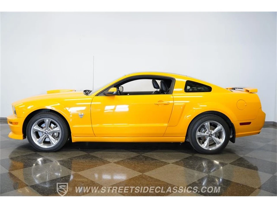 2009 Ford S197 Mustang - Image 2 of 31