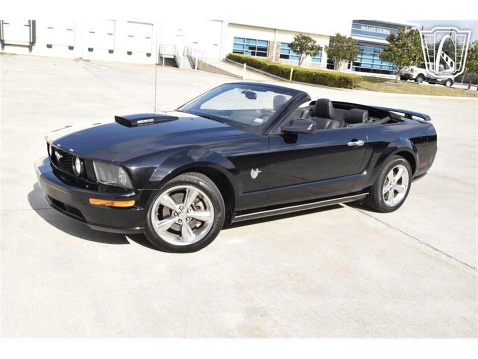 2009 Ford S197 Mustang - Image 2 of 31
