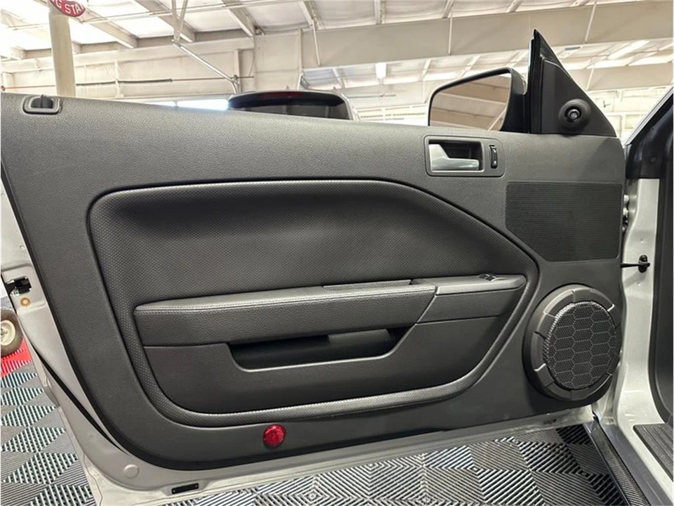 2009 Ford S197 Mustang - Image 18 of 31