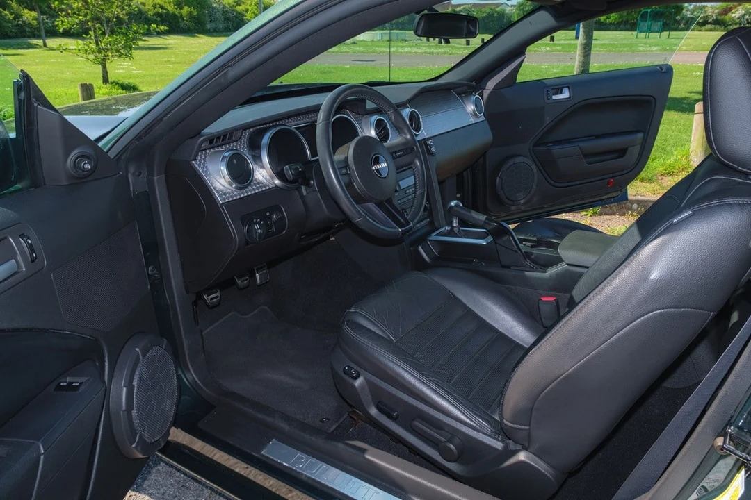 2009 Ford S197 Mustang - Image 2 of 30