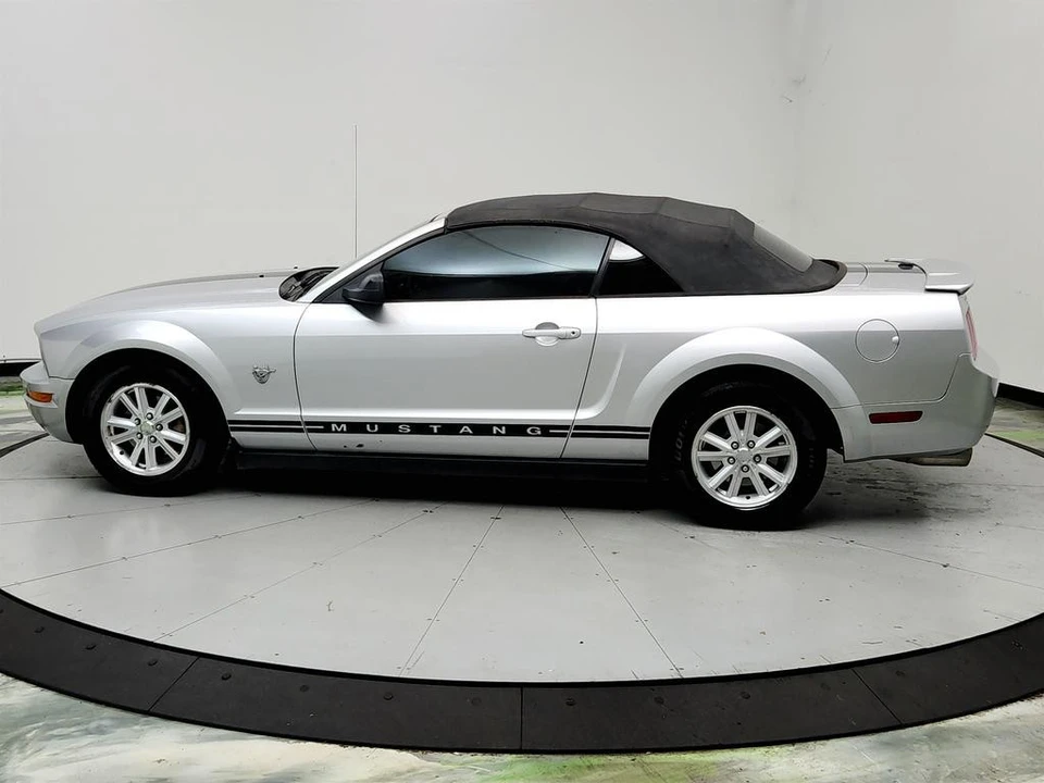 2009 Ford S197 Mustang - Image 8 of 31