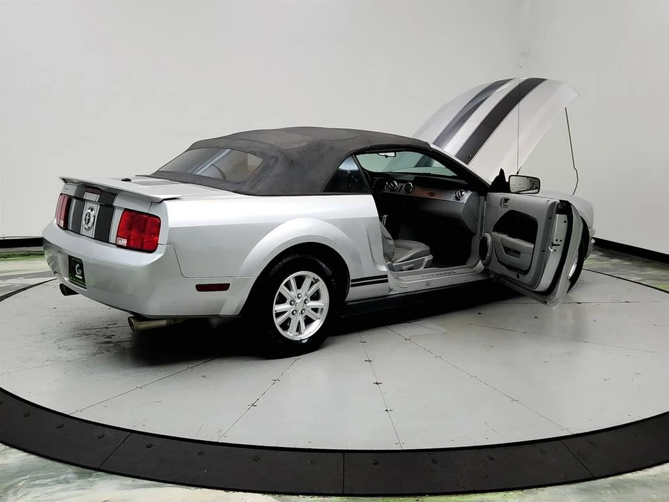 2009 Ford S197 Mustang - Image 10 of 31