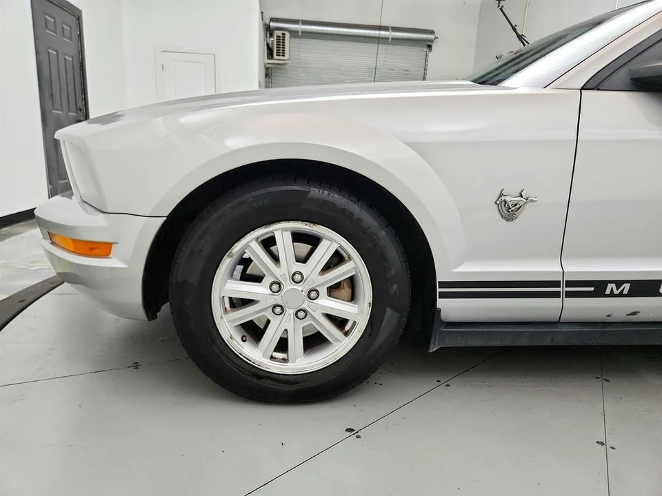 2009 Ford S197 Mustang - Image 24 of 31