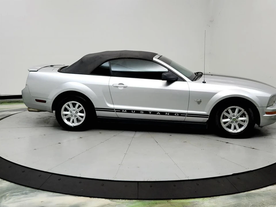2009 Ford S197 Mustang - Image 4 of 31