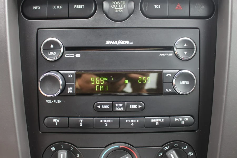 2009 Ford S197 Mustang - Image 16 of 21