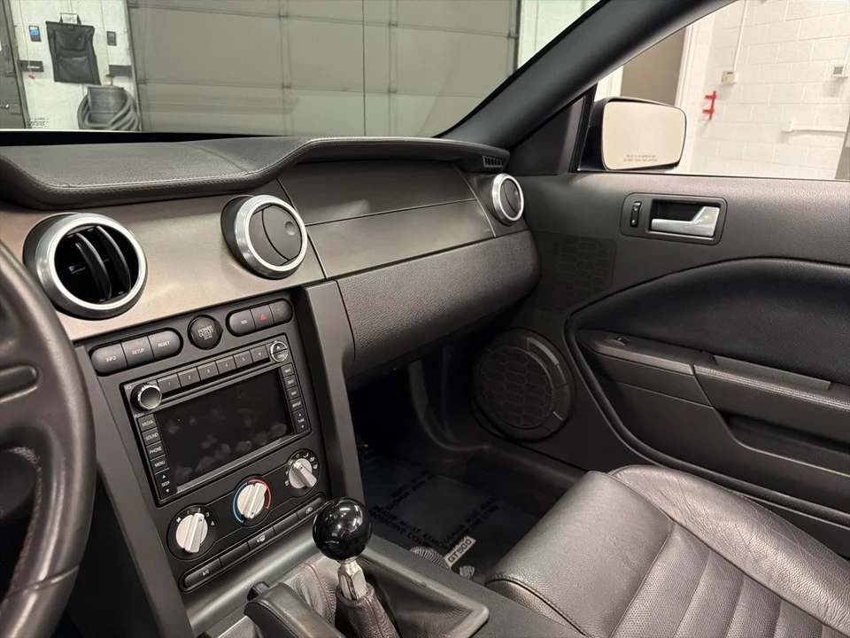2009 Ford S197 Mustang - Image 16 of 27
