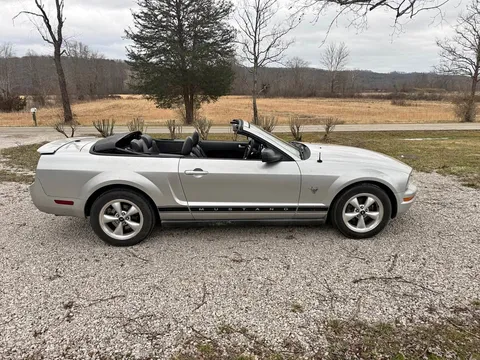 2009 Ford Mustang Convertible 2D