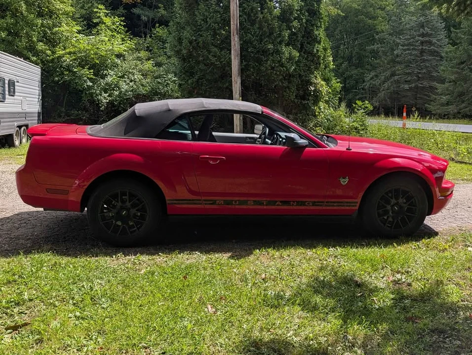 2009 Ford S197 Mustang - Image 3 of 8
