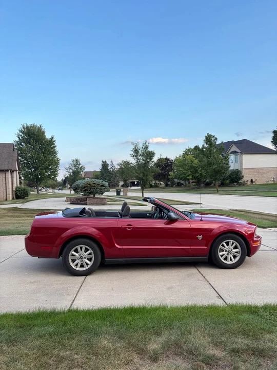 2009 Ford S197 Mustang - Image 5 of 10