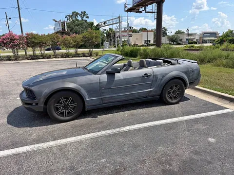 2009 Ford Mustang Convertible 2D