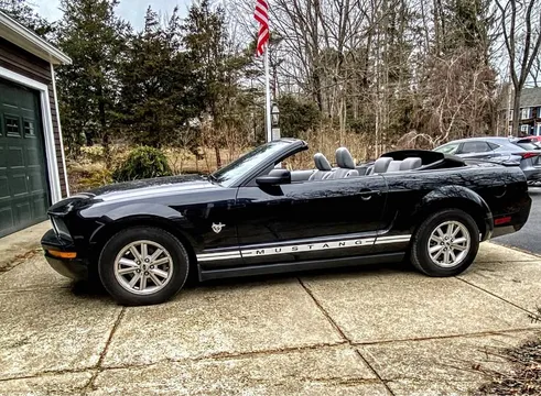 2009 Ford Mustang Convertible 2D