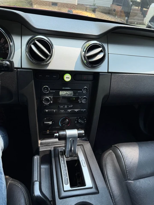 2009 Ford S197 Mustang - Image 11 of 12
