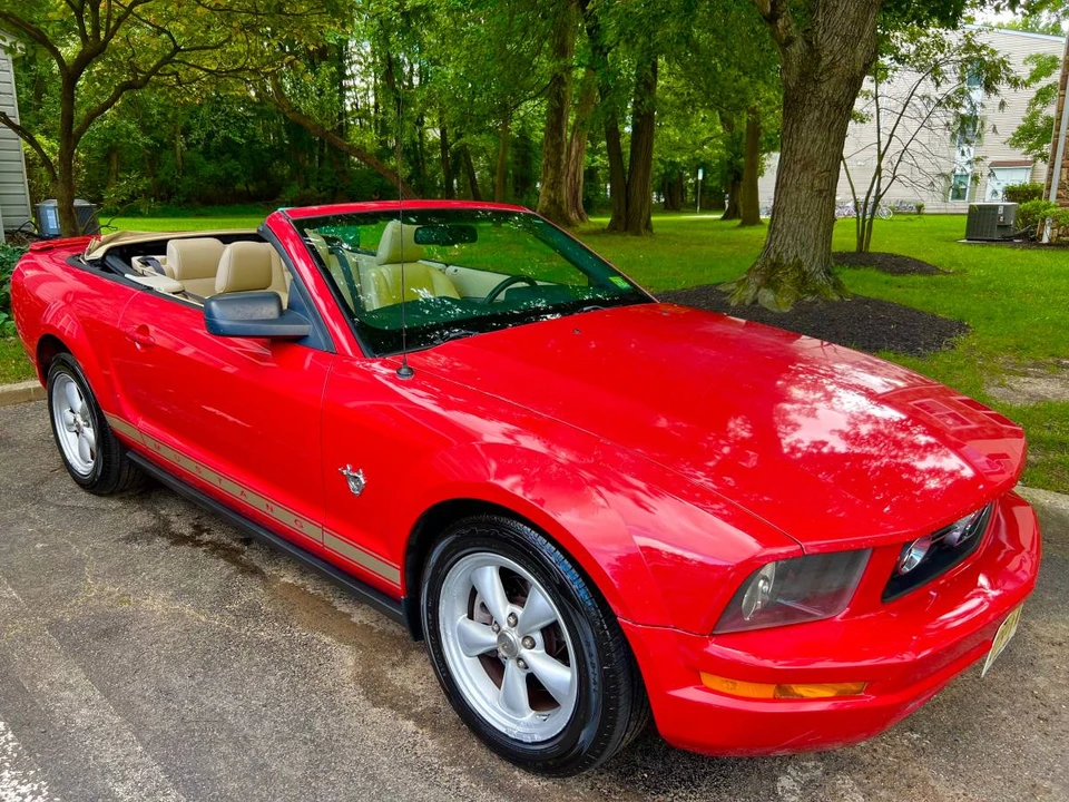 2009 Ford S197 Mustang - Image 2 of 13