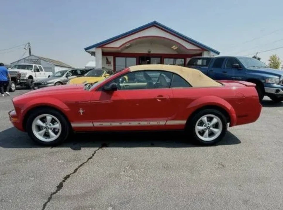 2009 Ford S197 Mustang - Image 2 of 3