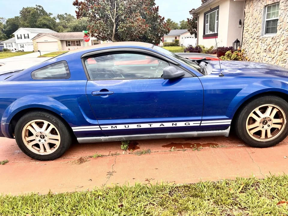 2009 Ford S197 Mustang - Image 3 of 4