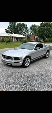 2009 Ford Mustang Coupe 2D