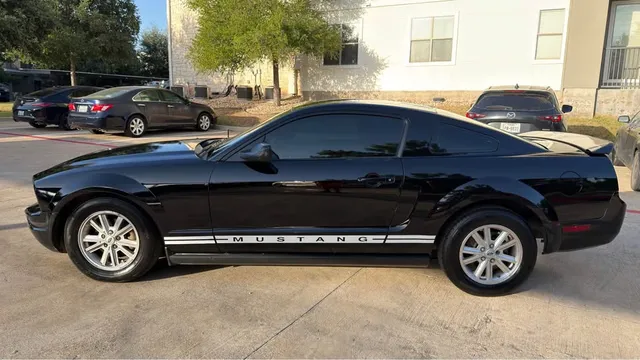 2009 Ford Mustang Coupe 2D