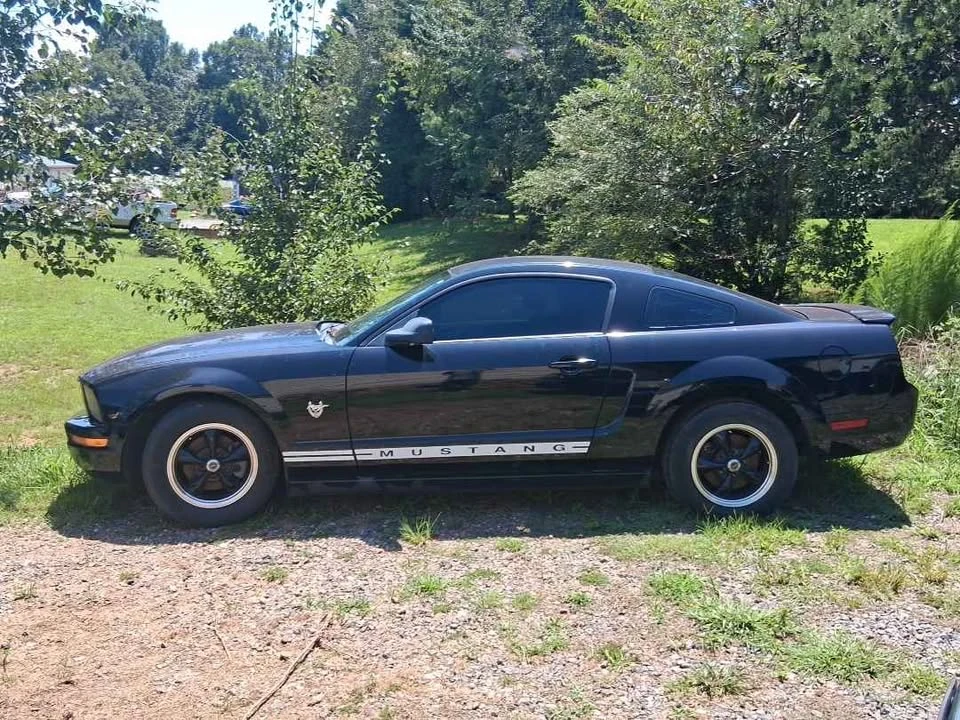 2009 Ford S197 Mustang - Image 2 of 3