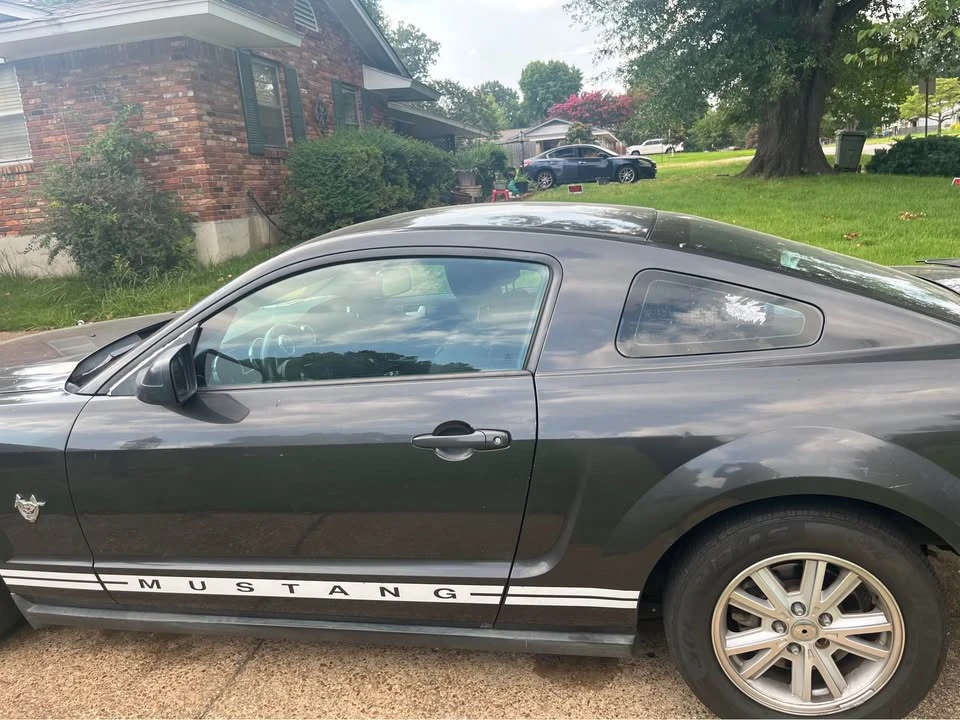 2009 Ford S197 Mustang - Image 2 of 5