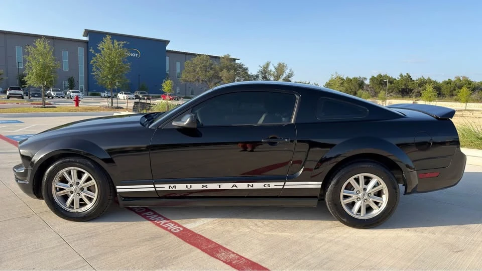 2009 Ford S197 Mustang - Image 7 of 12