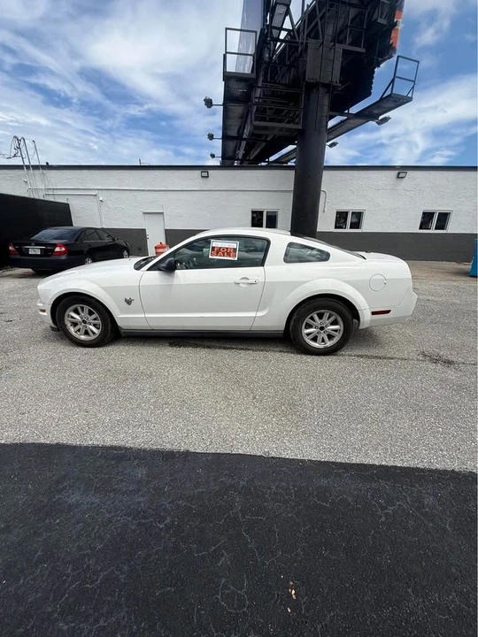 2009 Ford S197 Mustang - Image 6 of 9