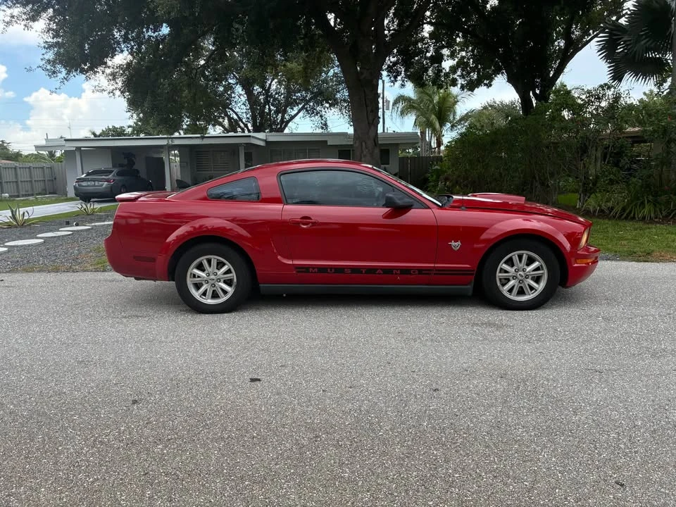 2009 Ford S197 Mustang - Image 7 of 13