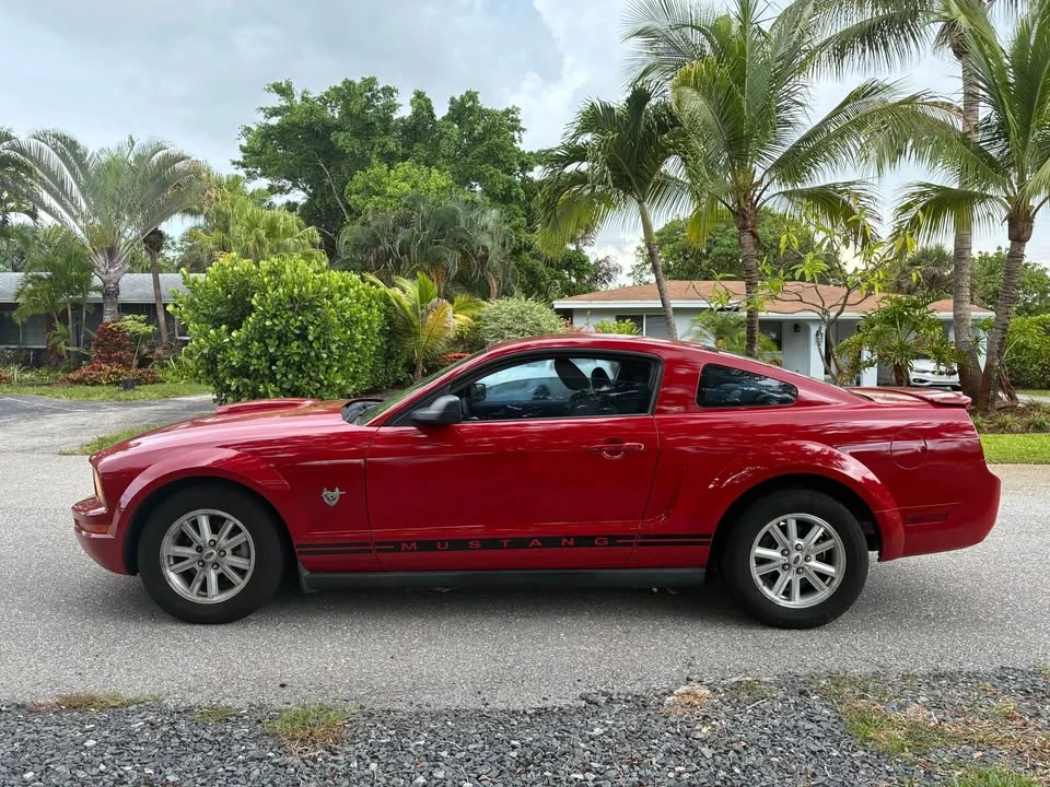 2009 Ford S197 Mustang - Image 8 of 13