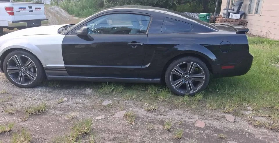 2009 Ford S197 Mustang - Image 2 of 2