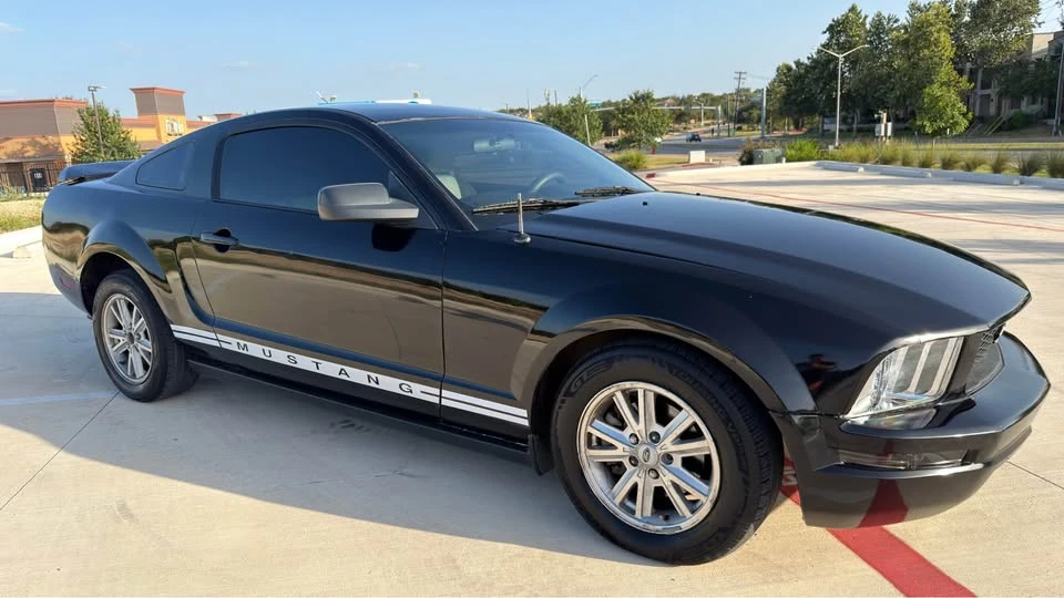 2009 Ford S197 Mustang - Image 7 of 12