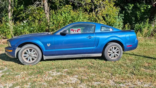 2009 Ford Mustang Coupe 2D