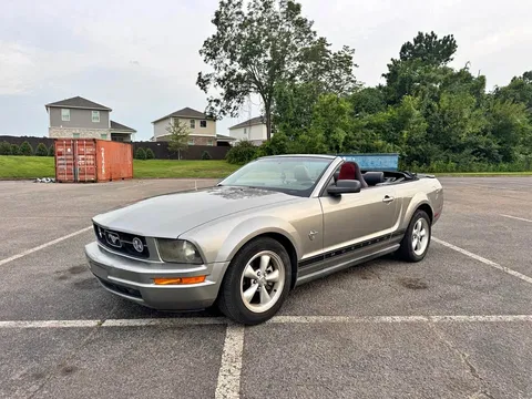 2009 Ford Mustang Deluxe Convertible 2D