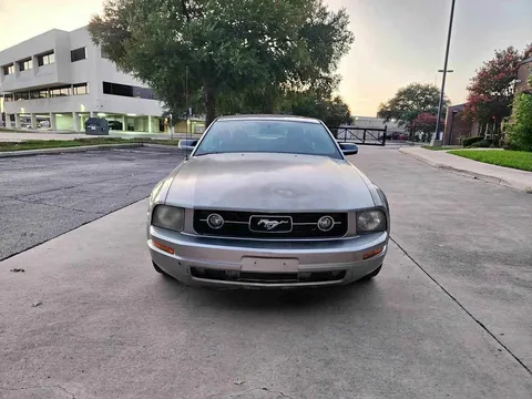 2009 Ford Mustang Deluxe Coupe 2D