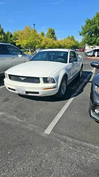 2009 Ford Mustang Deluxe Coupe 2D