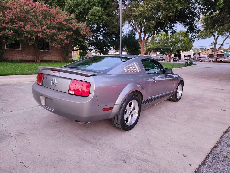 2009 Ford S197 Mustang - Image 6 of 17