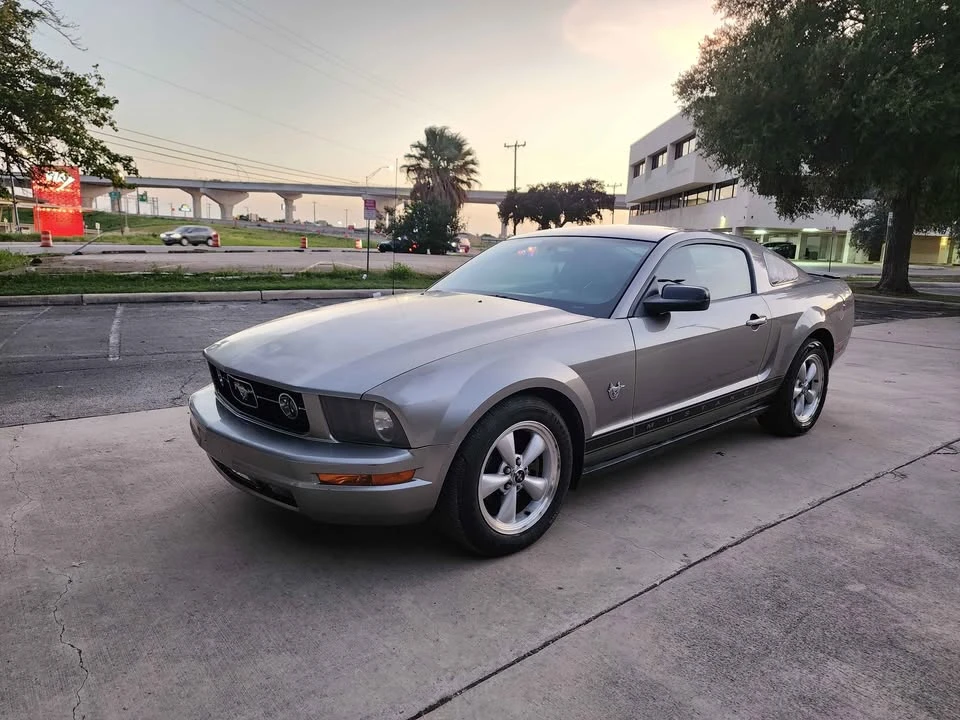 2009 Ford S197 Mustang - Image 2 of 17