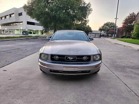 2009 Ford Mustang Deluxe Coupe 2D