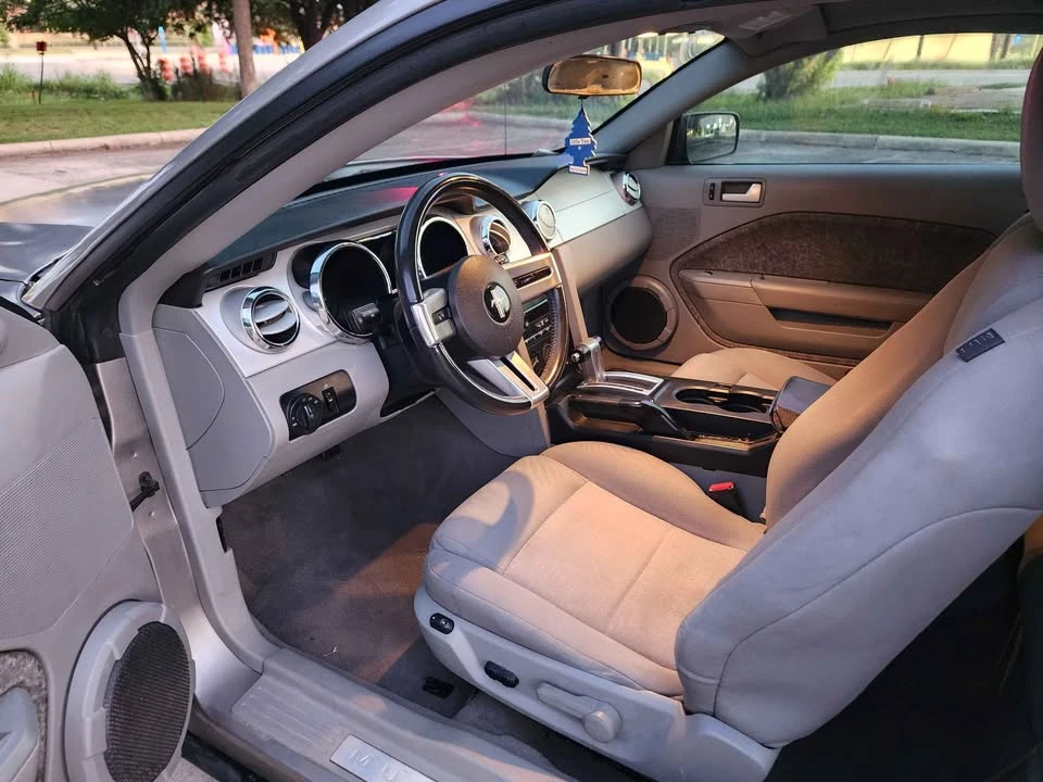 2009 Ford S197 Mustang - Image 10 of 17