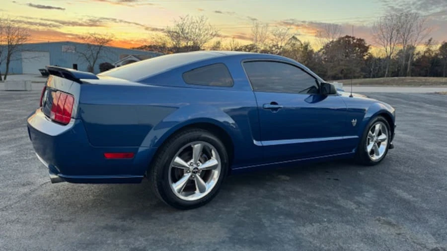 2009 Ford S197 Mustang - Image 2 of 9