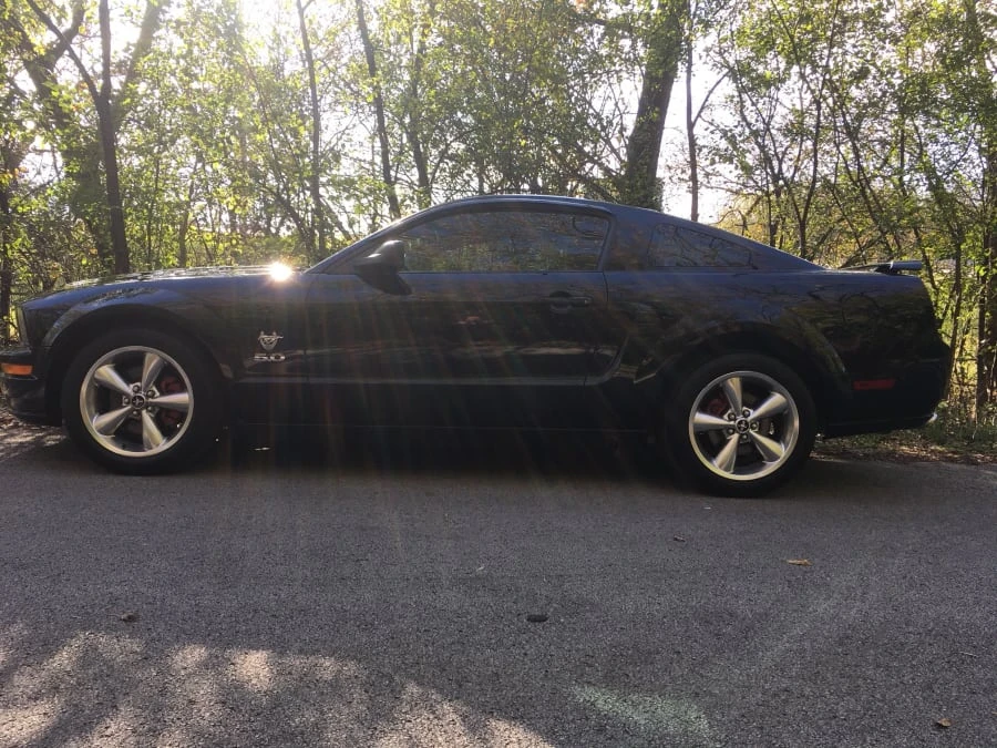 2009 Ford S197 Mustang - Image 2 of 8