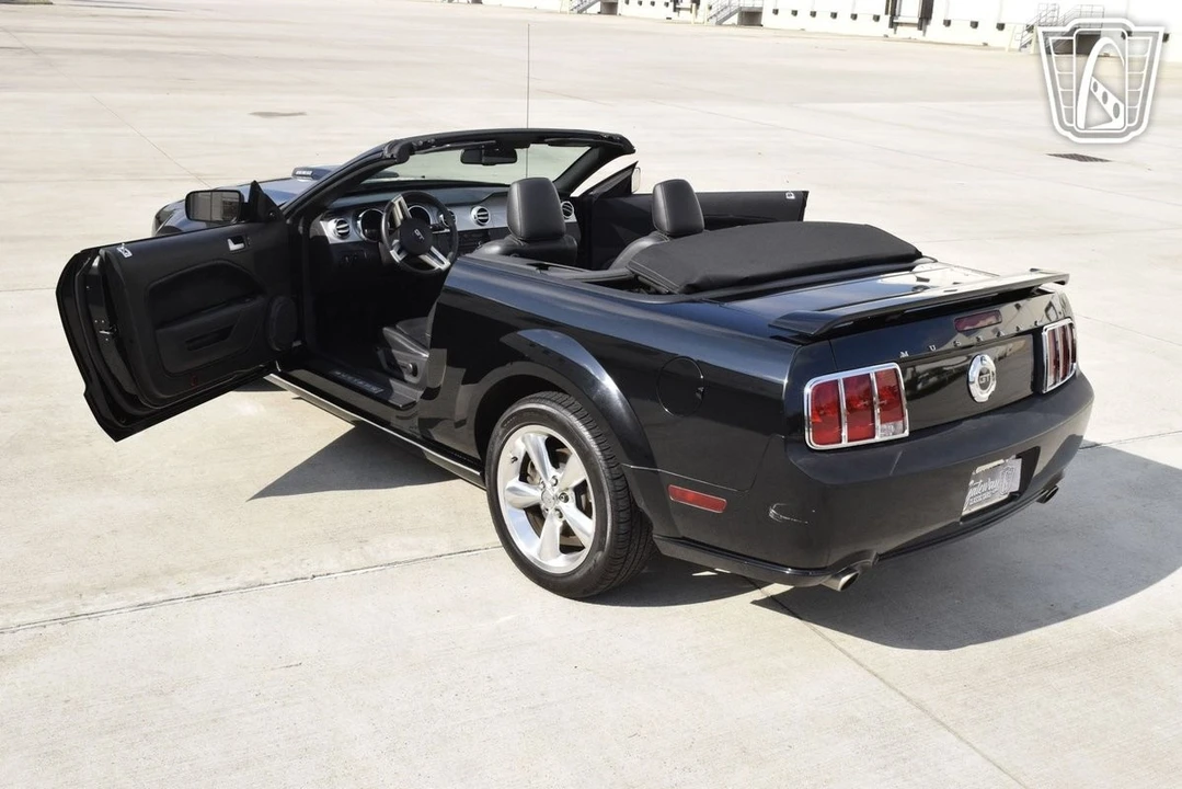 2009 Ford S197 Mustang - Image 10 of 12