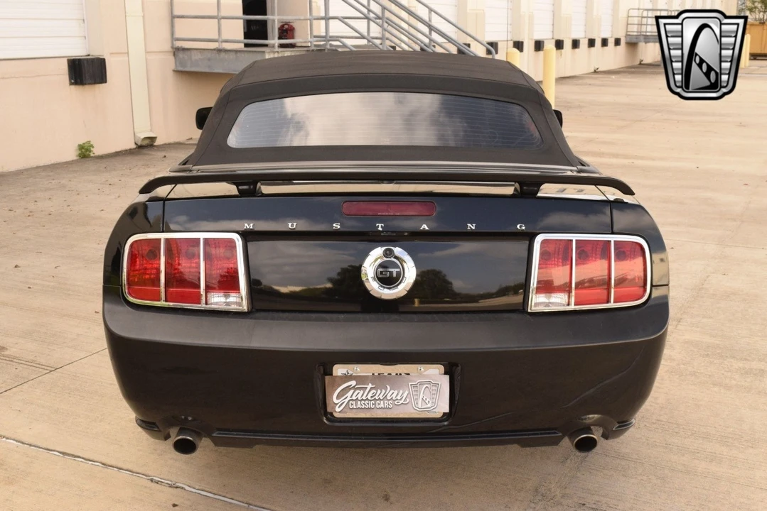 2009 Ford S197 Mustang - Image 8 of 12