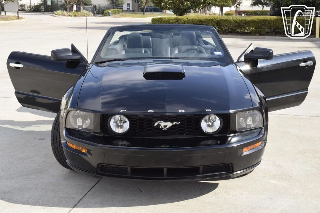 2009 Ford S197 Mustang - Image 8 of 12