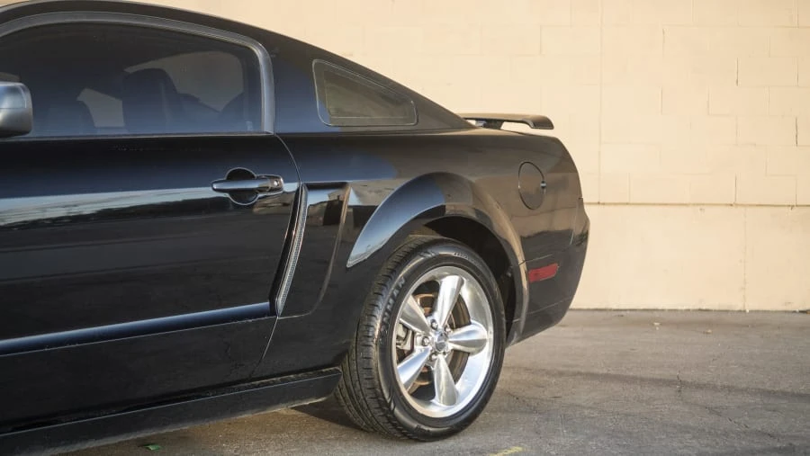 2009 Ford S197 Mustang - Image 7 of 12