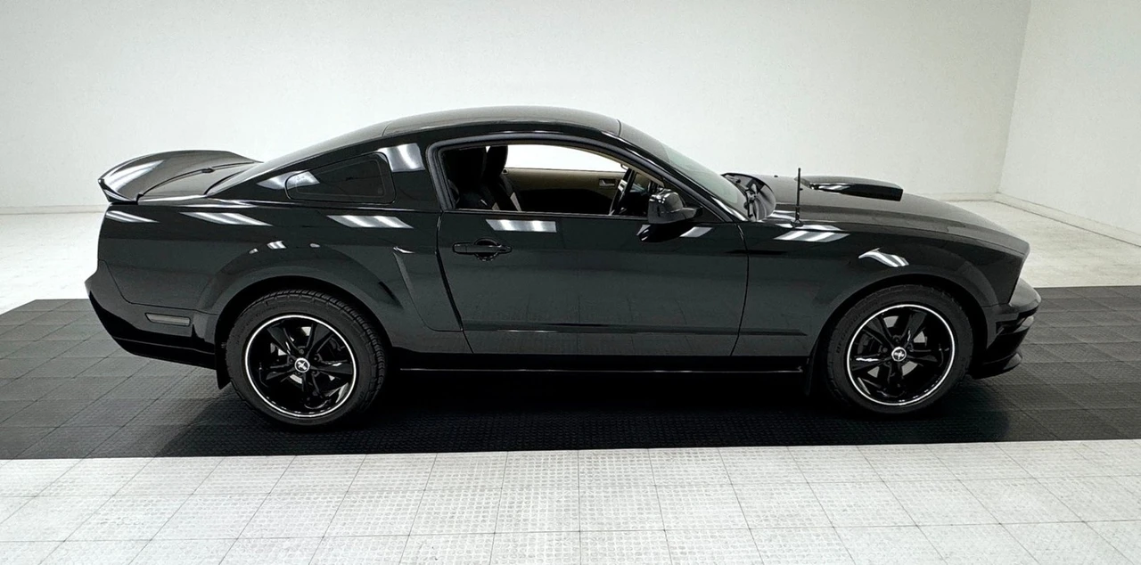 2009 Ford S197 Mustang - Image 6 of 12